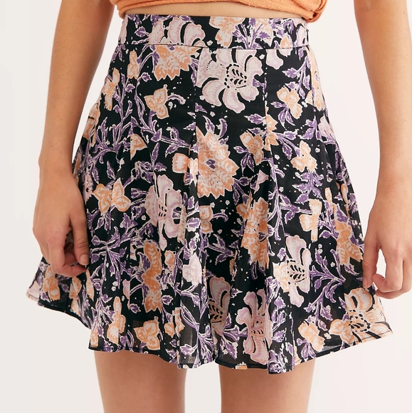 Free People Dresses & Skirts - Free people floral pleated mini skirt, 25", black